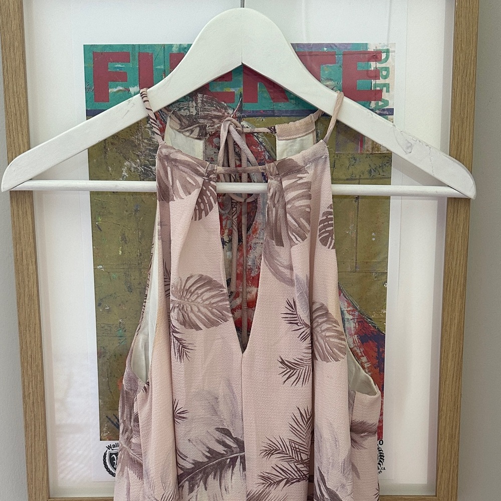 DELILAH PRINTED HALTER MINI DRESS - Picture 2 of 6